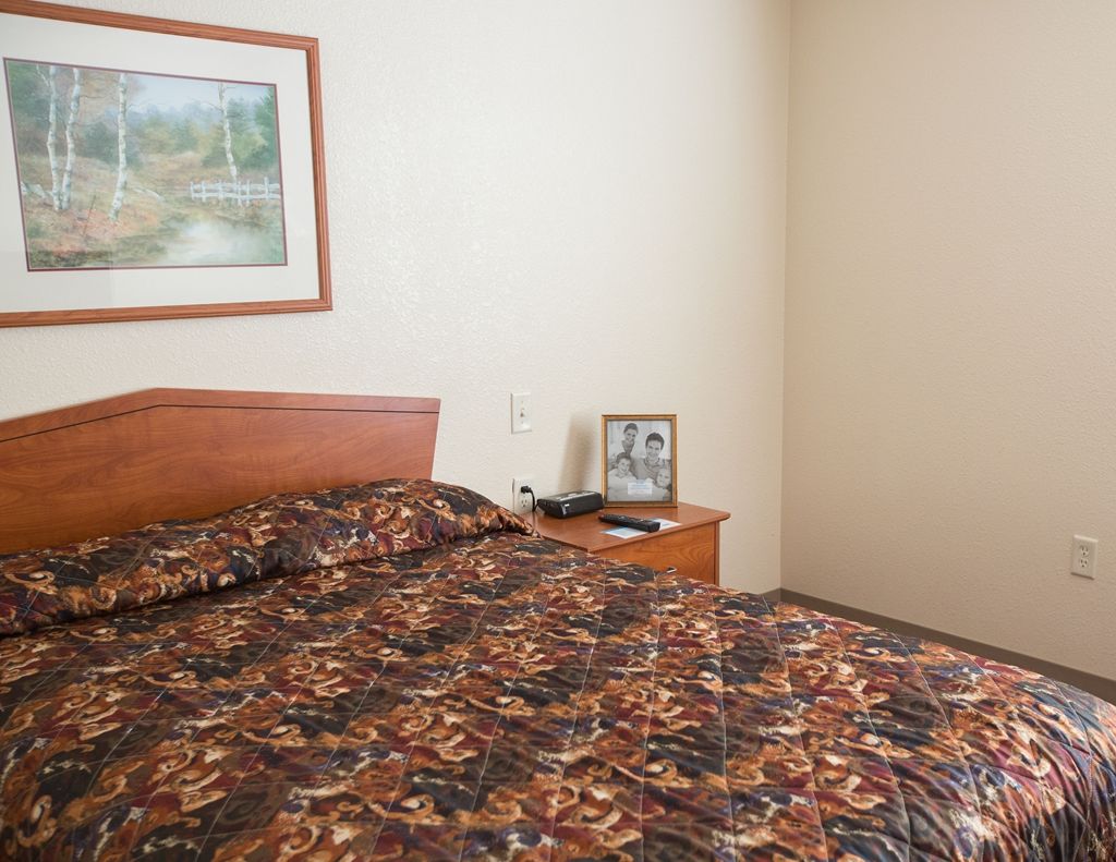Woodspring Suites Junction City Room photo