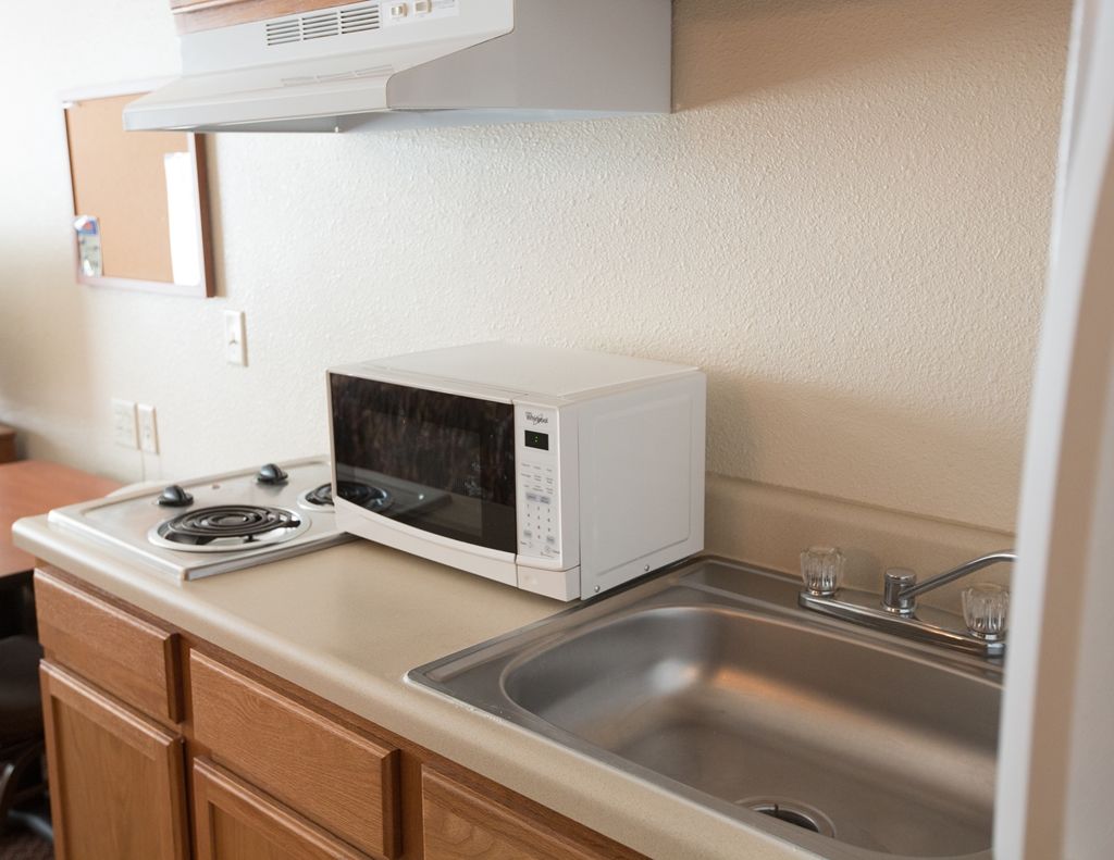 Woodspring Suites Junction City Room photo